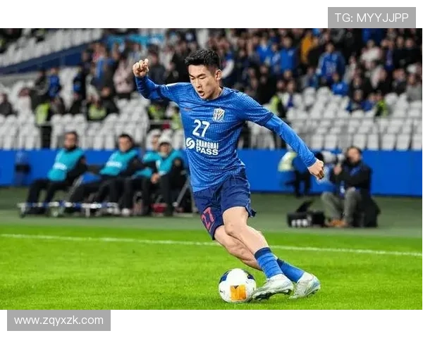 近视眼足球明星的奋斗与荣耀:他们如何克服视力障碍成就辉煌职业生涯 近视眼足球明星的奋斗与荣耀:他们如何克服视力障碍成就辉煌职业生涯