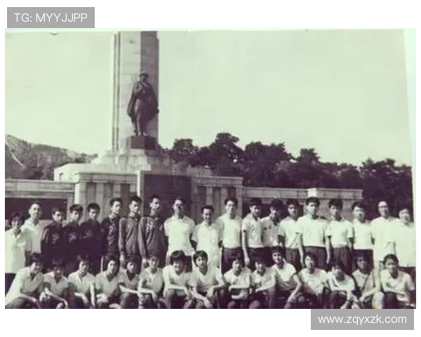 重庆羽毛球队的拼搏历程与荣耀背后的故事揭秘 重庆羽毛球队的拼搏历程与荣耀背后的故事揭秘